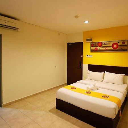 Golden Roof Hotel Falim Ipoh Exterior photo